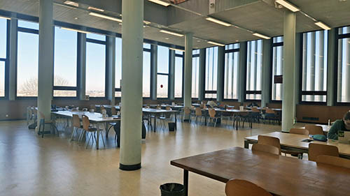 Salle de travail du 1er étage de la BU Santé Rangueil en